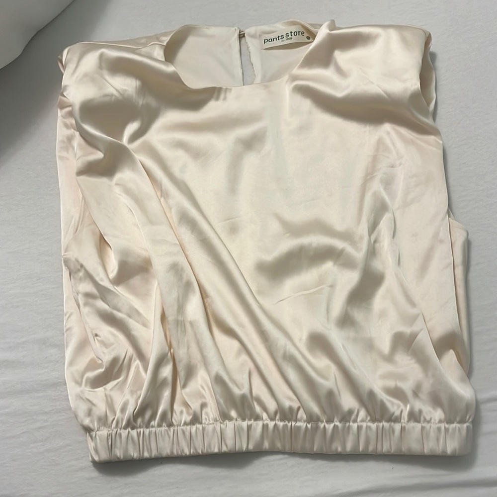 Shoulder padded top